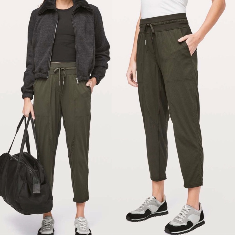 Lululemon Dance studio crop pants